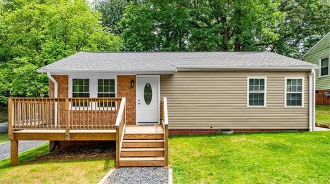 Photo of 524 Ashburn Street, High Point, NC 27260 (MLS # 1222577)
