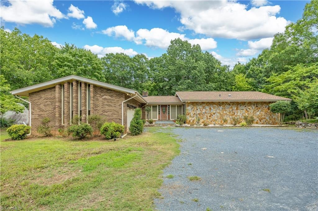 Photo of 2717 NC Highway 49 S, Asheboro, NC 27205 (MLS # 1236966)
