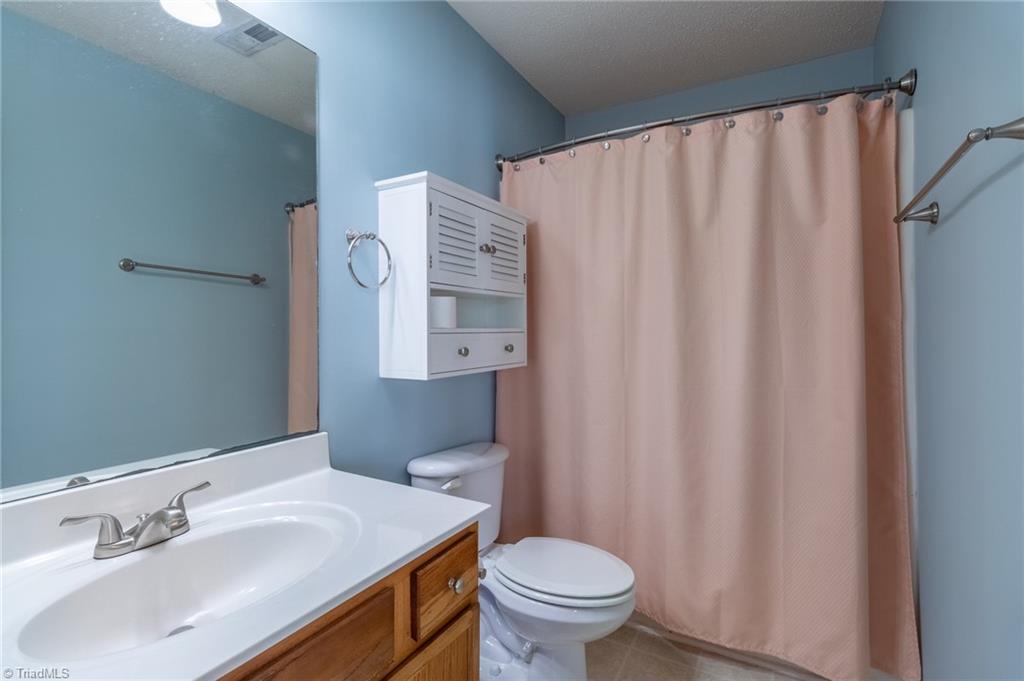 1039 Oak Blossom Way, Whitsett, North Carolina image 20