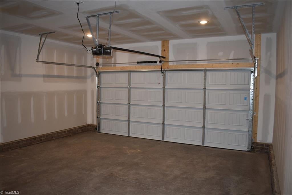 Photo of 2927 Flat Rock Drive, Winston-Salem, NC 27127 (MLS # 1236035)