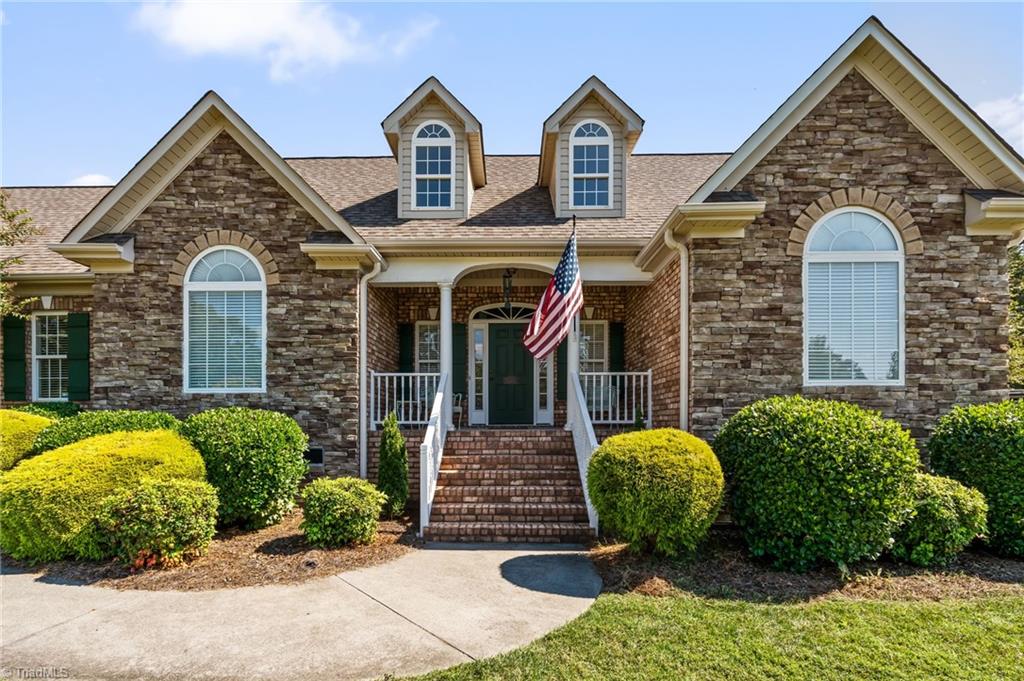 Photo of 5363 Graycliff Lane, Clemmons, NC 27012 (MLS # 1237777)