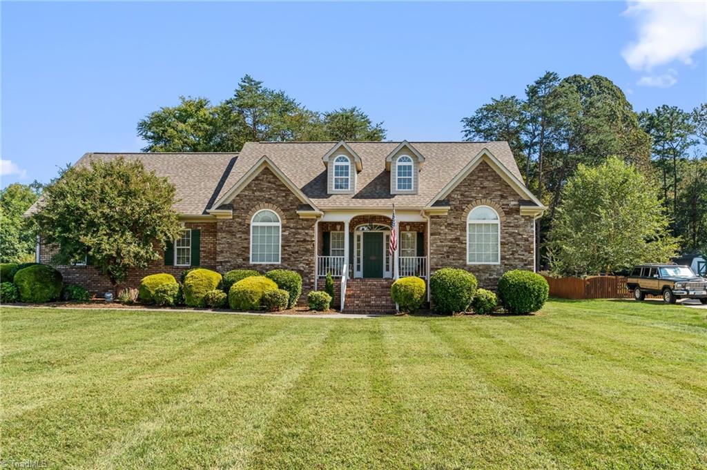 Photo of 5363 Graycliff Lane, Clemmons, NC 27012 (MLS # 1237777)