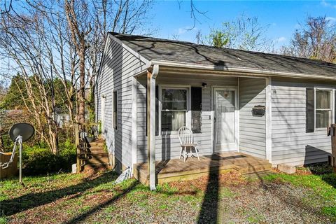 Homes For Sale - 209 7th Street<br/> Burlington, NC 27215
