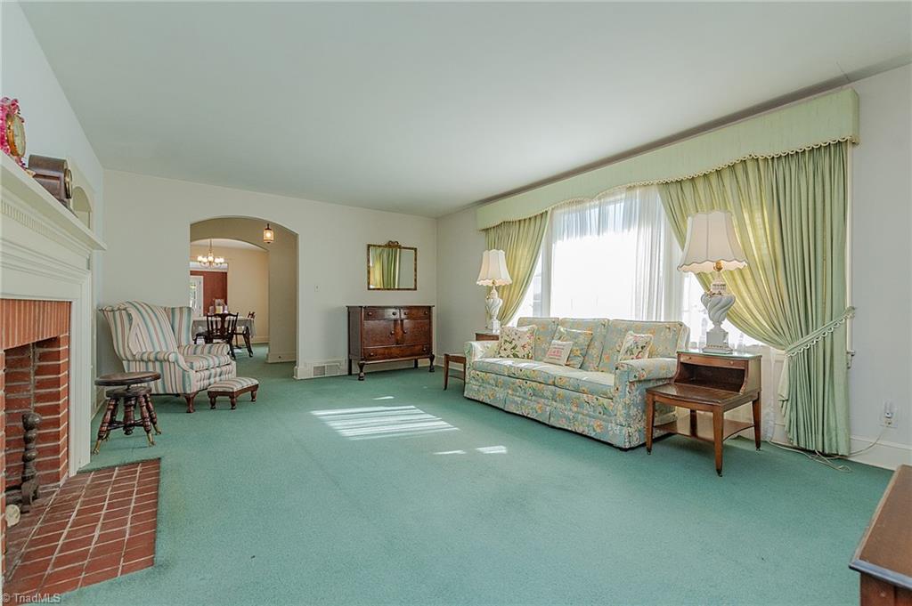 6340 W Old US Highway 64