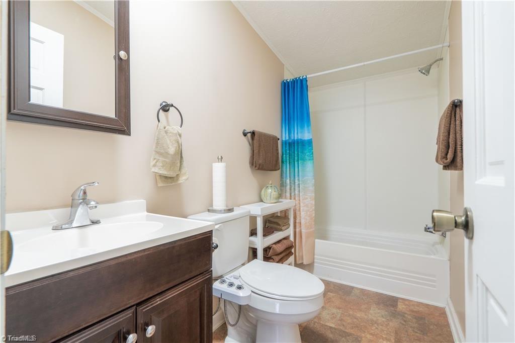 1007 High Rock Shores Drive, Lexington, North Carolina image 32