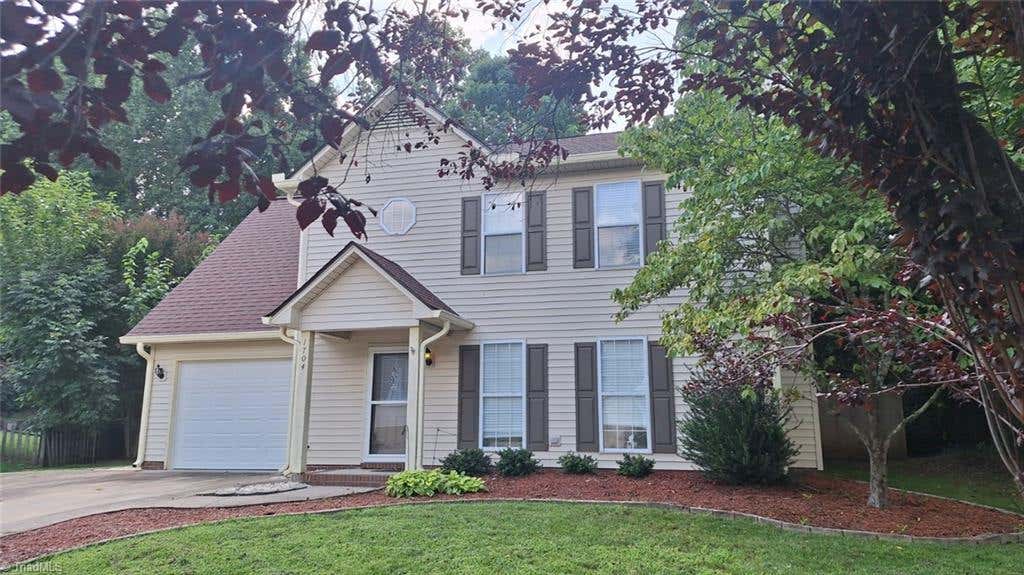 Photo of 1704 Crinan Court, High Point, NC 27265 (MLS # 1231515)