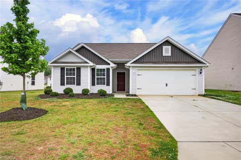 Homes For Sale - 2112 Briar Run Drive<br/> Greensboro, NC 27405