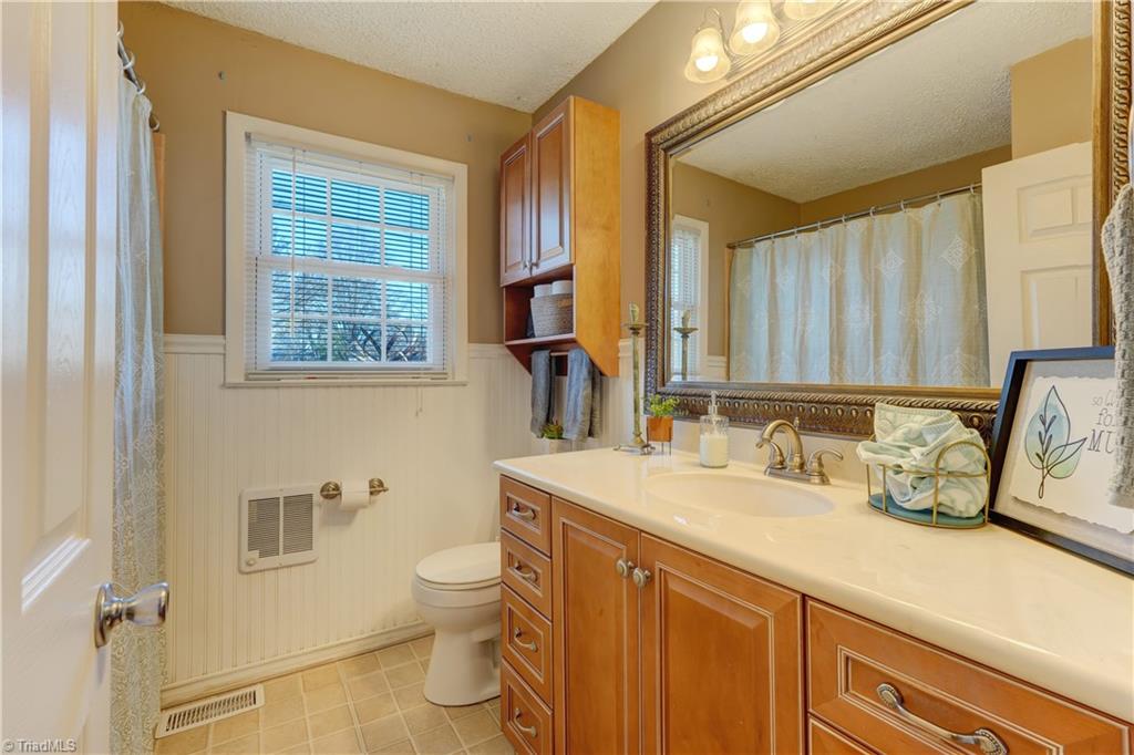 201 W Thomas Drive, Thomasville, North Carolina image 13