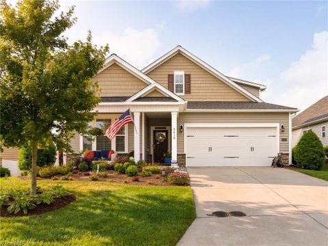 Homes For Sale - 5410 Quartz Avenue<br/> Clemmons, NC 27012
