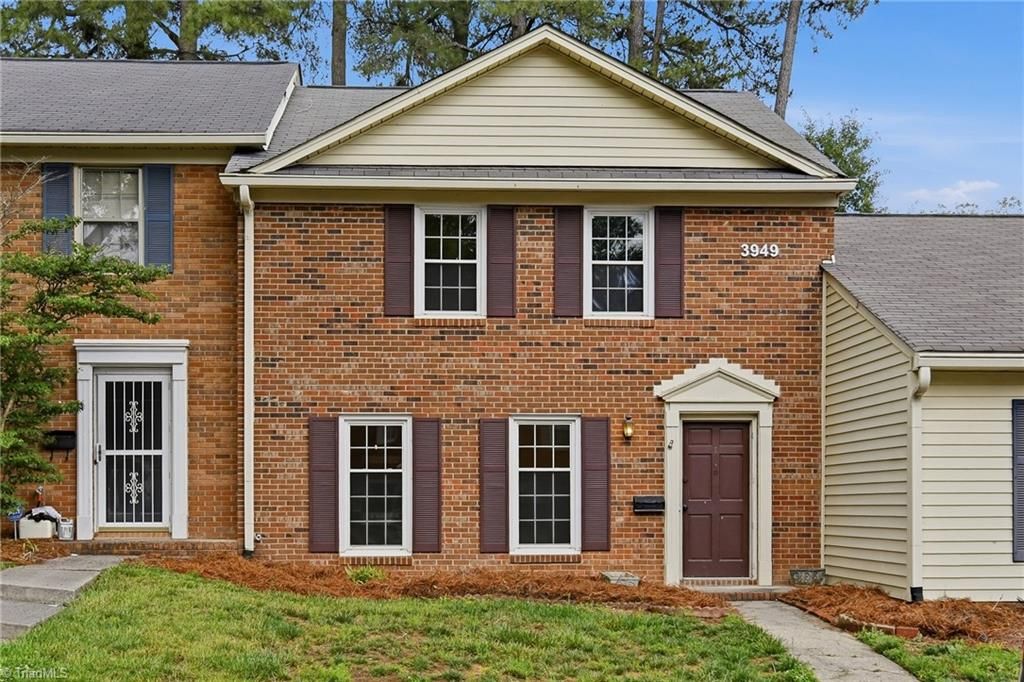 Photo of 3949 Valley Court #E, Winston-Salem, NC 27106 (MLS # 1222330)