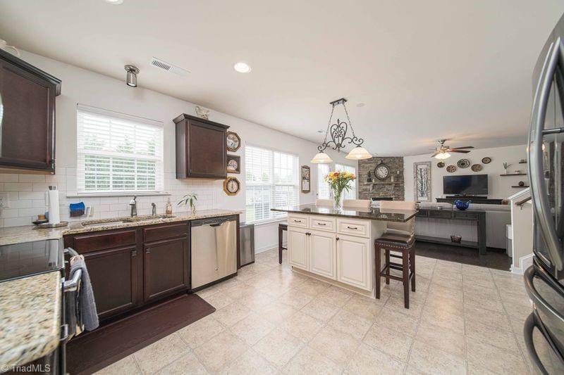 4941 Long Grove Drive, Kernersville, North Carolina image 9