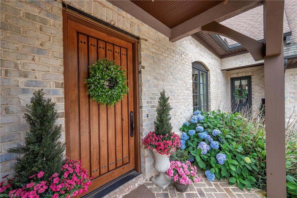 Photo of 310 James Way, Advance, NC 27006 (MLS # 1224233)
