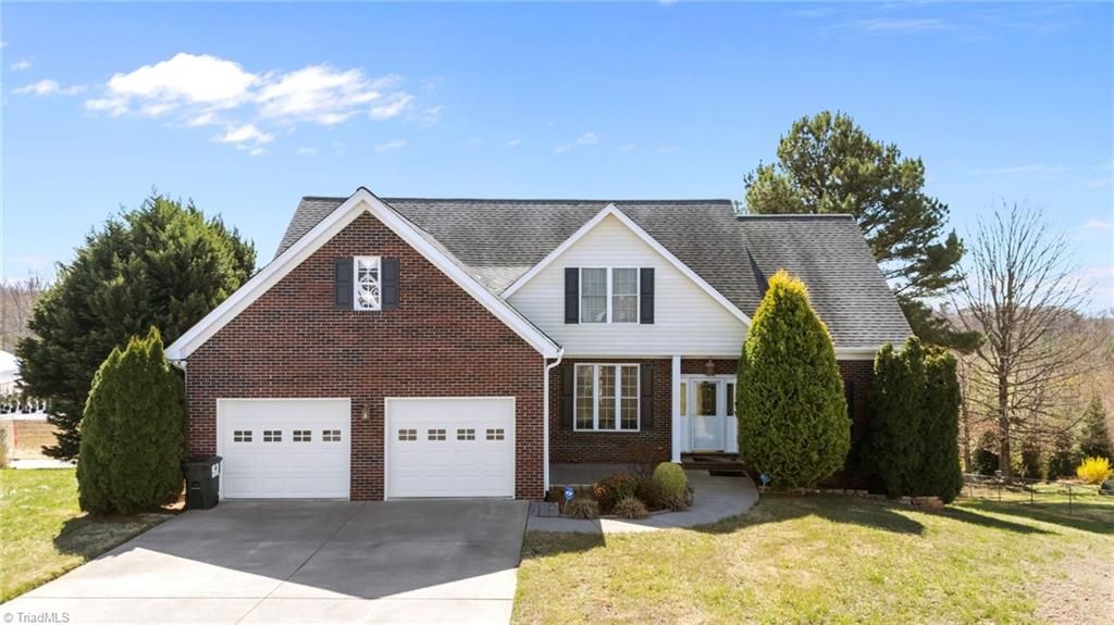 Photo of 1055 Oxford Lane, King, NC 27021 (MLS # 1211925)