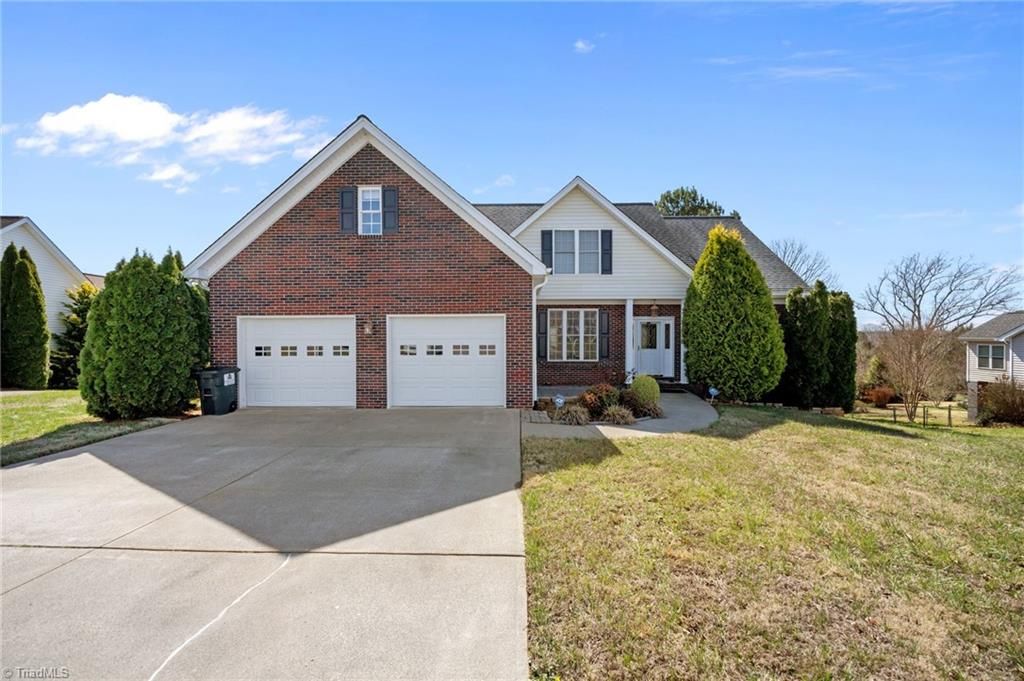 Photo of 1055 Oxford Lane, King, NC 27021 (MLS # 1211925)