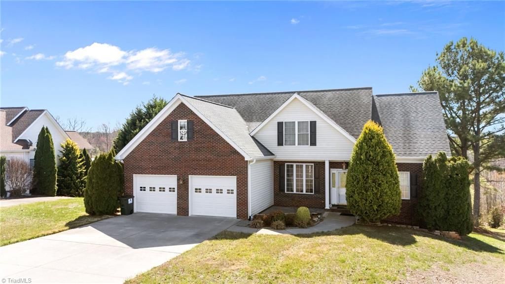 Photo of 1055 Oxford Lane, King, NC 27021 (MLS # 1211925)