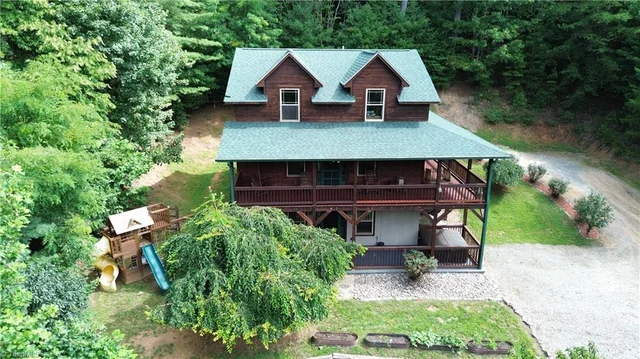 1647 Staghorn Road, photo 4 of 40