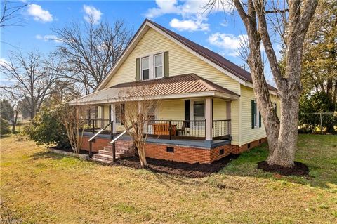 Homes For Sale - 1022 Railroad Avenue<br/> China Grove, NC 28023