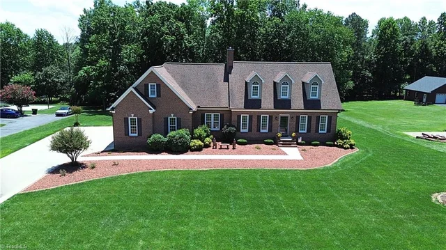 106 Wilbur Gentry Lane, photo 4 of 47