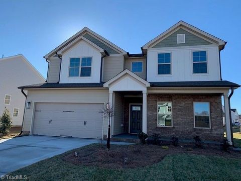Homes For Sale - 100 Diamond Circle<br/> Trinity, NC 27370