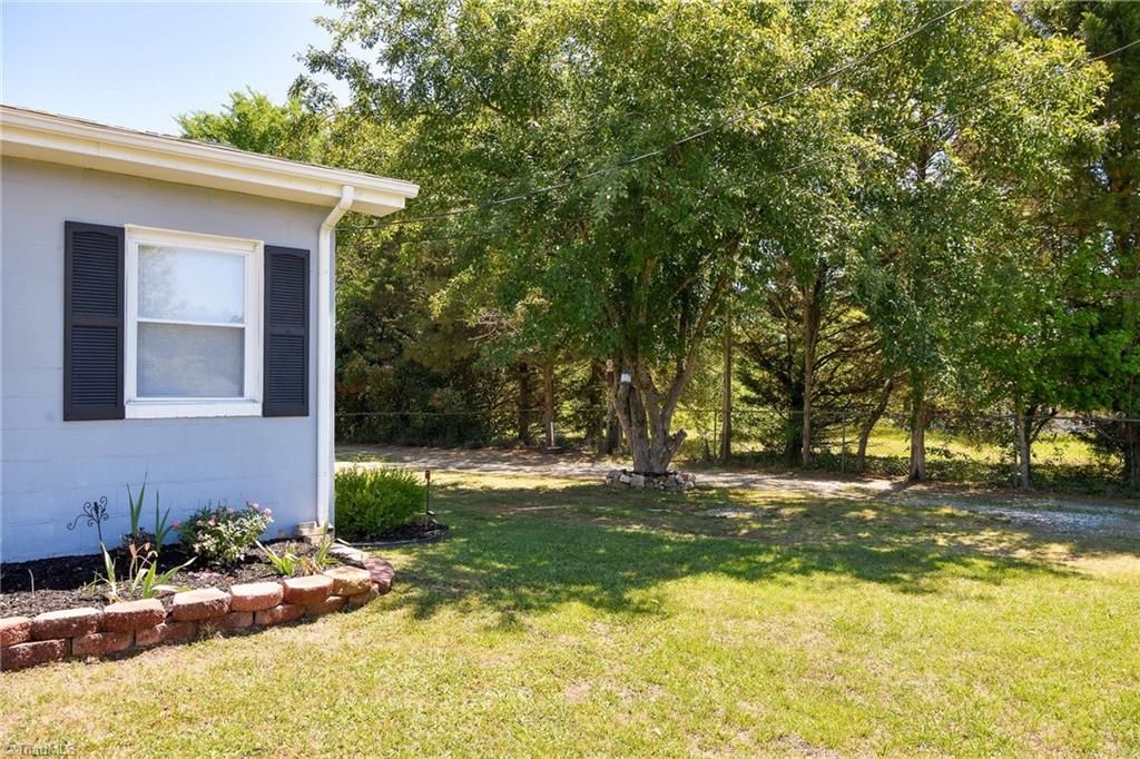 Photo of 432 E Old Glencoe Road, Burlington, NC 27217 (MLS # 1219250)