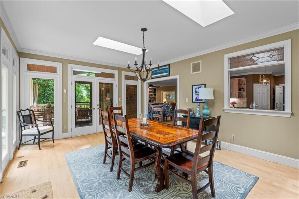 Greensboro, North Carolina 27410, United States, 4 Bedrooms Bedrooms, ,5 BathroomsBathrooms,Residential,Pending,150462