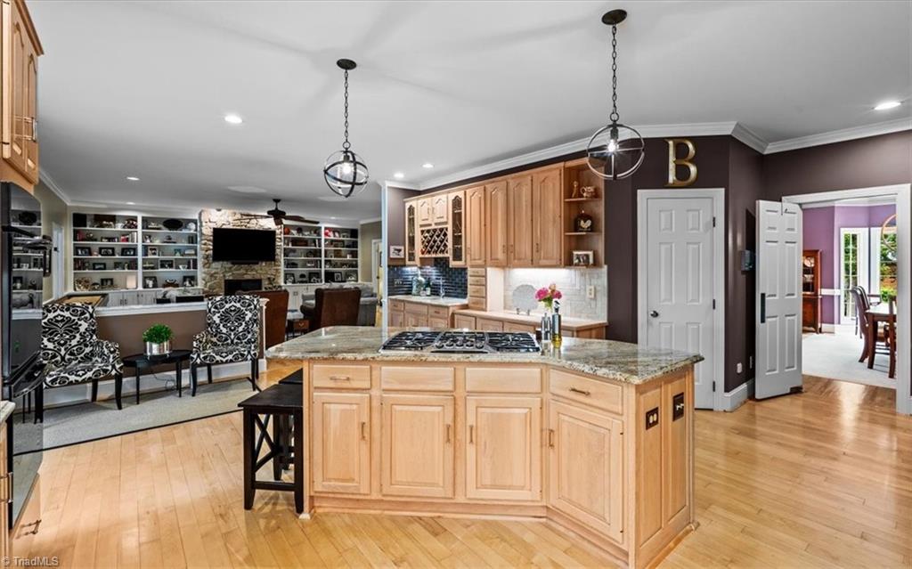 Greensboro, North Carolina 27410, United States, 4 Bedrooms Bedrooms, ,5 BathroomsBathrooms,Residential,Pending,150462