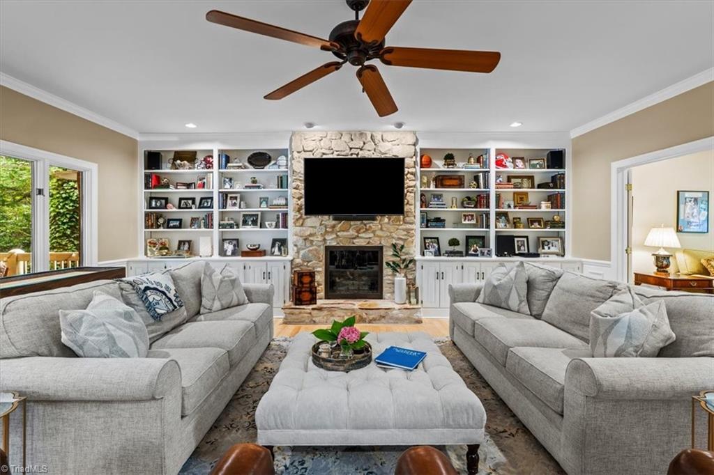 Greensboro, North Carolina 27410, United States, 4 Bedrooms Bedrooms, ,5 BathroomsBathrooms,Residential,Pending,150462