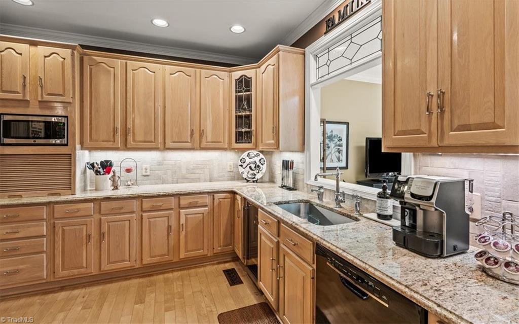 Greensboro, North Carolina 27410, United States, 4 Bedrooms Bedrooms, ,5 BathroomsBathrooms,Residential,Pending,150462