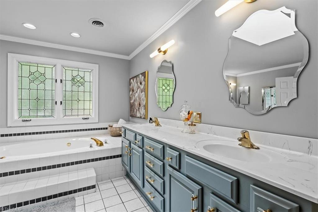 Greensboro, North Carolina 27410, United States, 4 Bedrooms Bedrooms, ,5 BathroomsBathrooms,Residential,Pending,150462