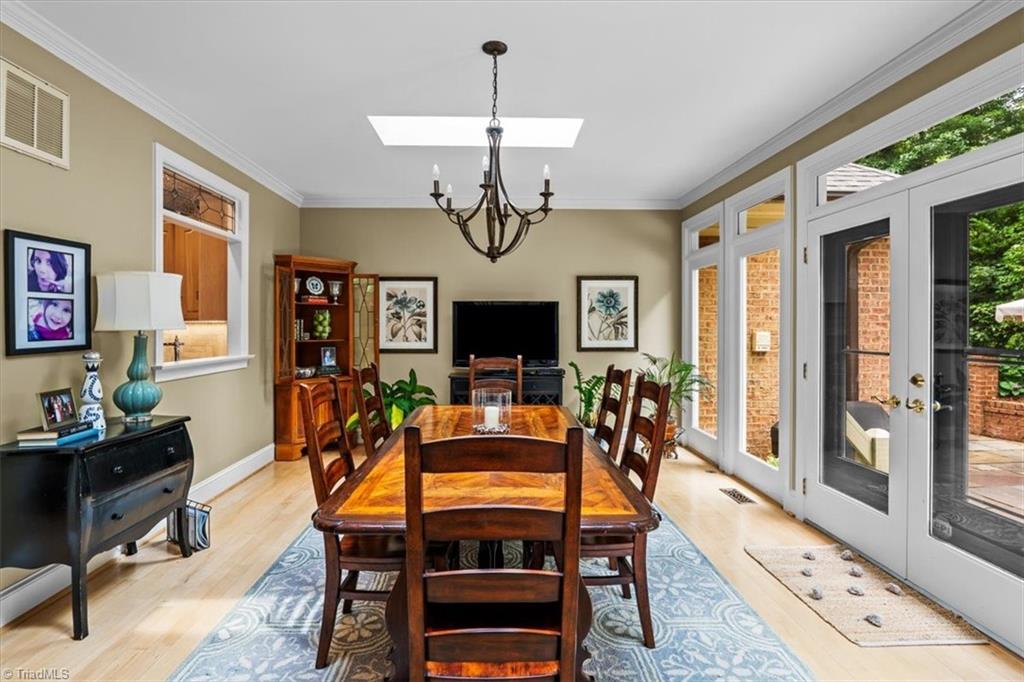 Greensboro, North Carolina 27410, United States, 4 Bedrooms Bedrooms, ,5 BathroomsBathrooms,Residential,Pending,150462