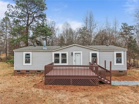 Apartment For Sale - 7934 Wood Hollow Trail<br/> Alamance County, Liberty, NC 27298