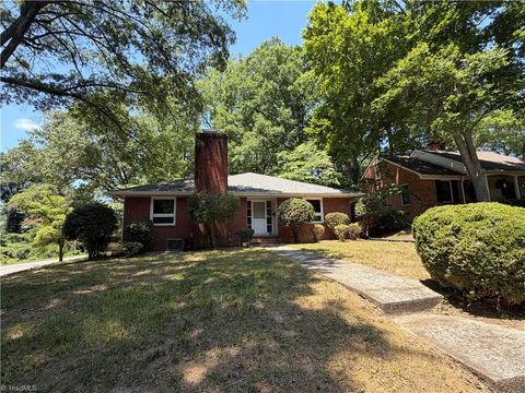 Homes For Sale - 501 Ashe Street<br/> High Point, NC 27262