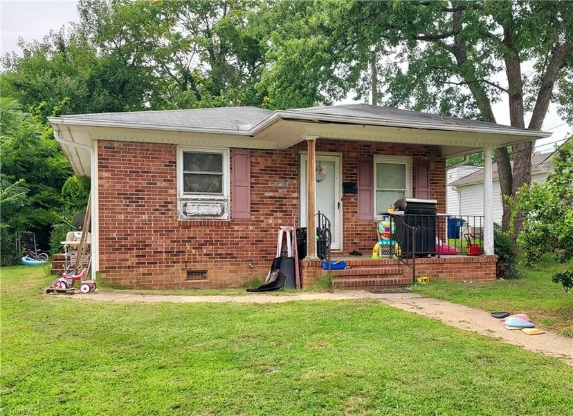 206 Lamberth Street, photo 1 of 7