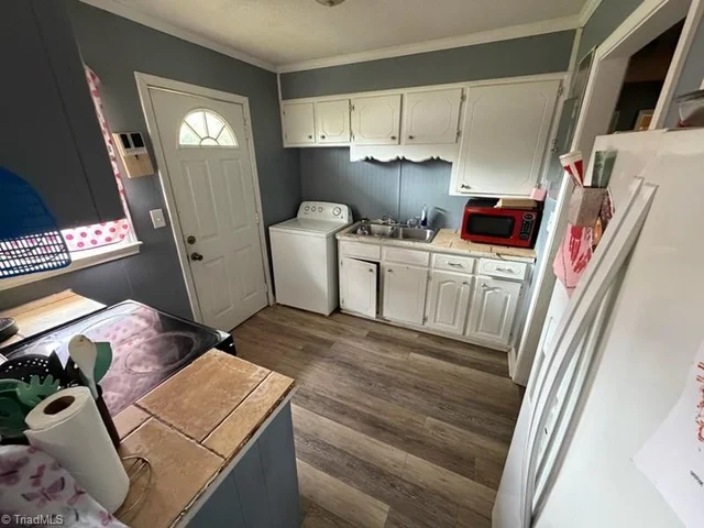 206 Lamberth Street, photo 3 of 7