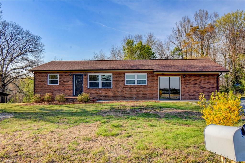 211 Riverside Circle, Eden, North Carolina image 2