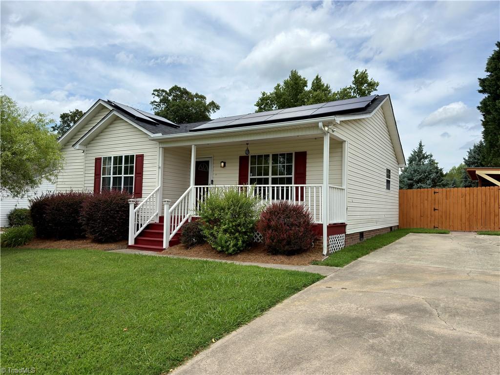 206 Larkspur Lane, Thomasville, NC, 27360