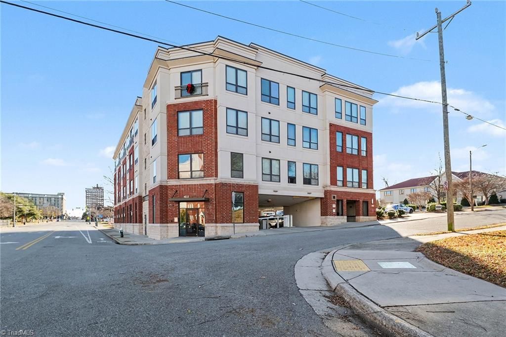 Photo of 411 Washington Street #209, Greensboro, NC 27401 (MLS # 1204962)