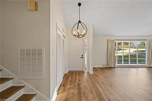 5840 Brookway Drive, photo 4 of 48