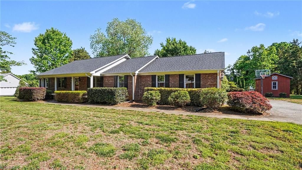 Photo of 4526 Fence Drive, Greensboro, NC 27409 (MLS # 1218285)