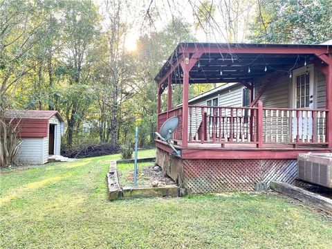 A home in Mount Airy