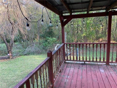 A home in Mount Airy