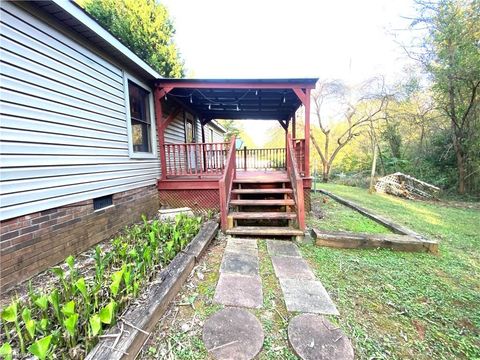 A home in Mount Airy