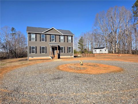 Apartment For Sale - 1661 King Road<br/> Westfield, NC 27053