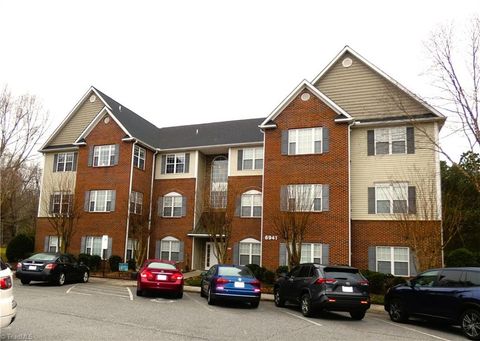 Homes For Sale - 6941 Hanesbrook Circle #301<br/> Clemmons, NC 27012