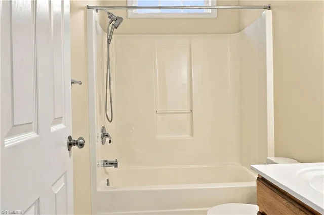 8639 Circle Drive, photo 5 of 41