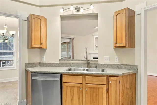 8639 Circle Drive, photo 3 of 41