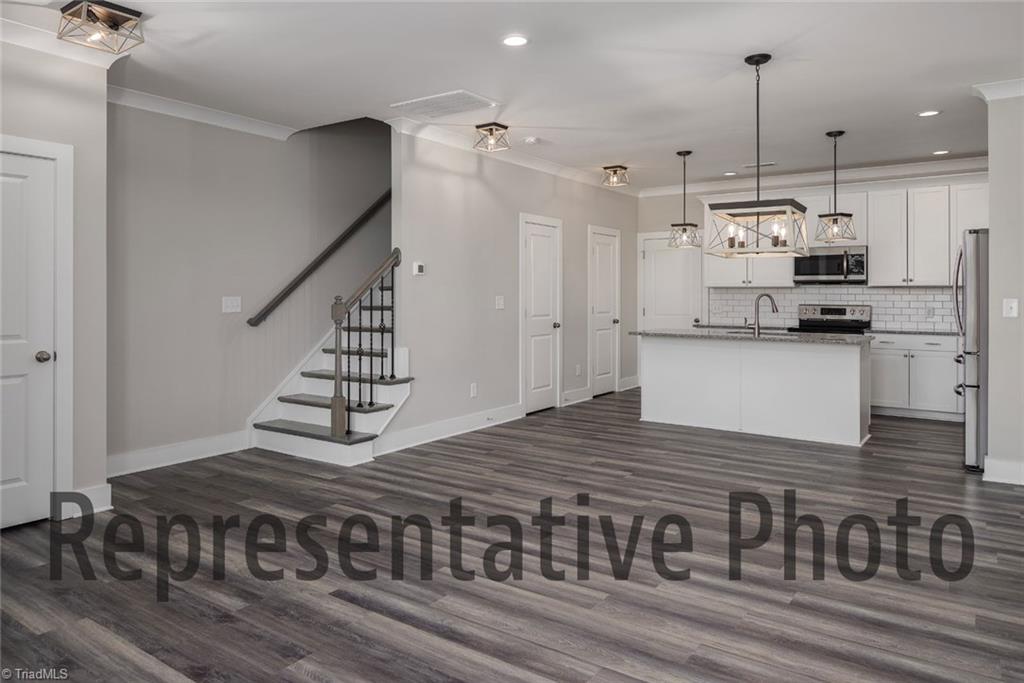 Photo 4 of 8 of 1415 Prospect Hill Street townhome