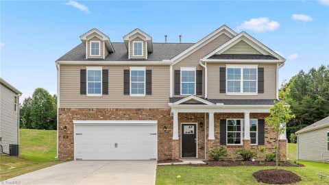Homes For Sale - 100 Lauder Trace<br/> Guilford County, Jamestown, NC 27282