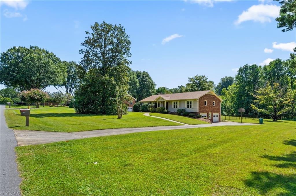 Photo of 661 Drumheller Road, Clemmons, NC 27012 (MLS # 1195553)