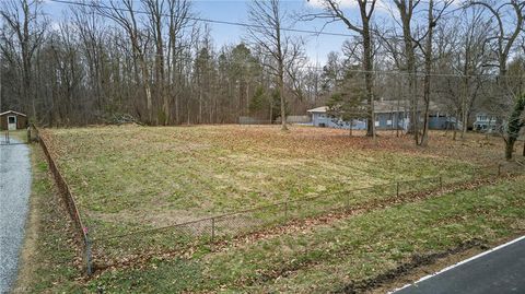 2204 Carlford Road Pleasant Garden NC 27313